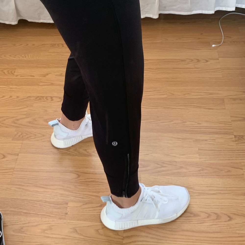LULULEMON JOGGERS